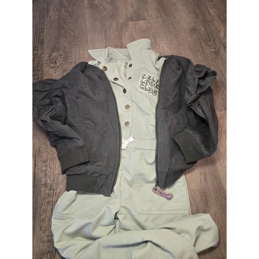 Girls Bearpaw Jumper Size 4 With‎ Jacket Outfit